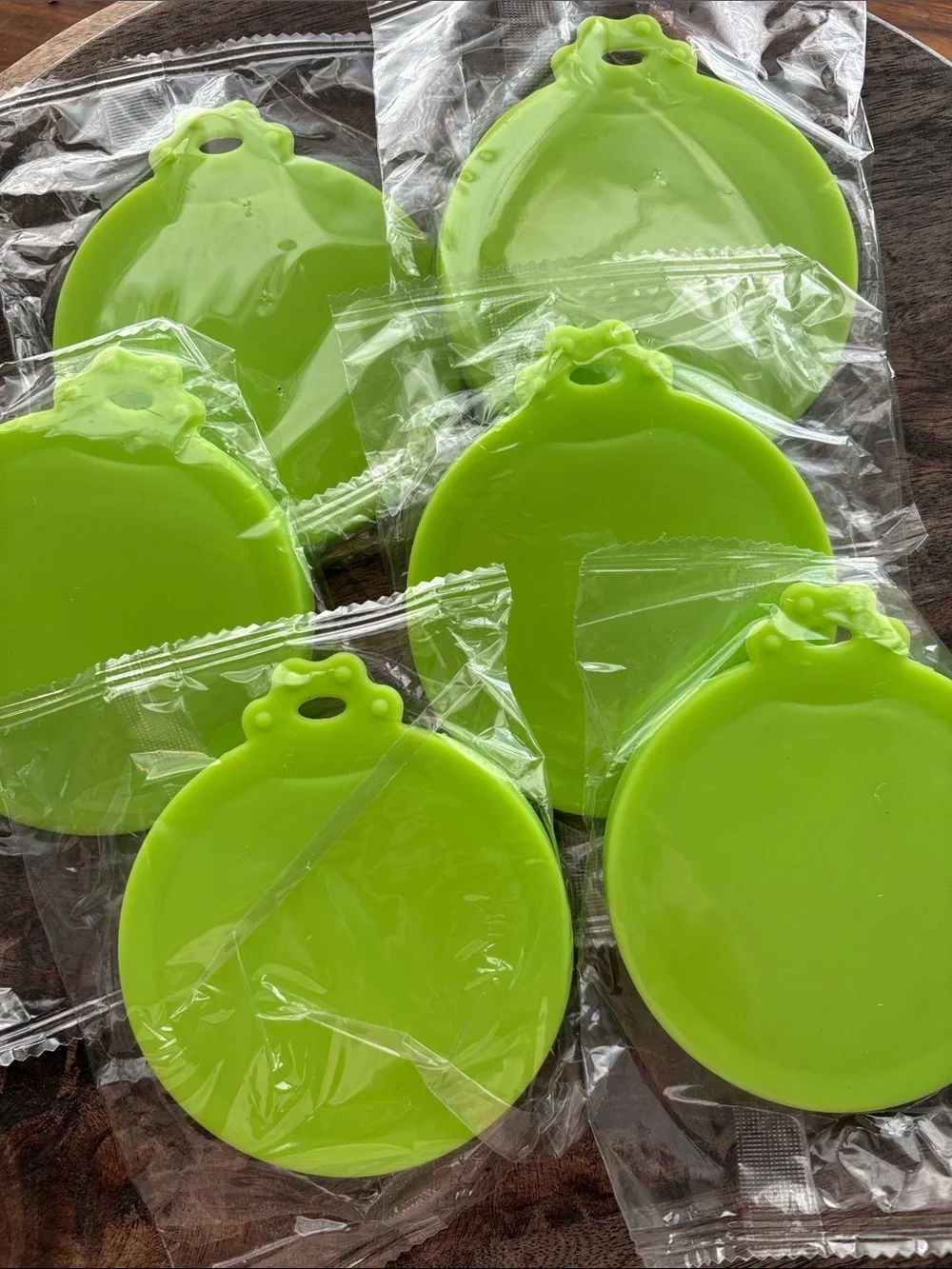 Universal can covers Bright Green Silicone Lid Covers for pet food Pack of 6 new